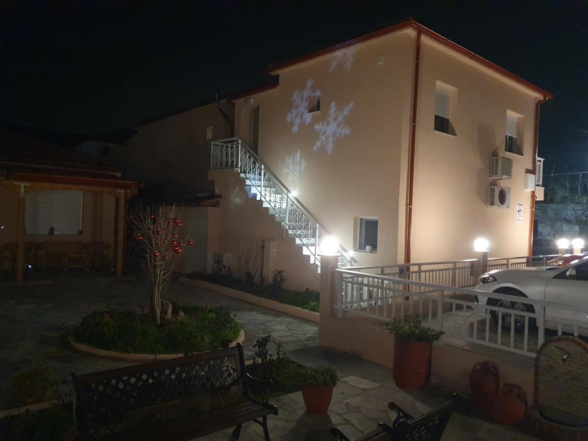 Апартаменты Casa Al Mare 2 Переа Экстерьер фото